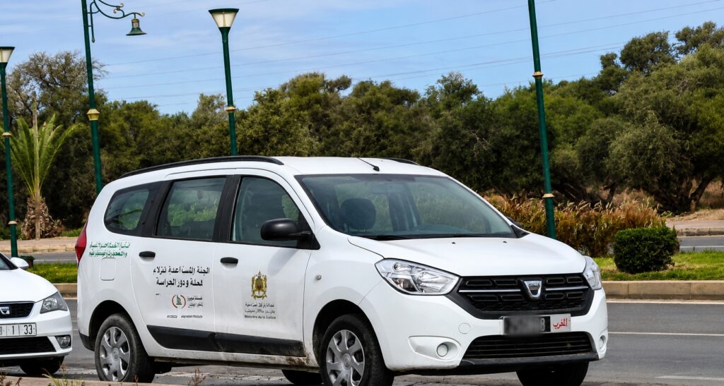 أموال التنمية البشرية بإنزكان آيت ملول تحت المجهر.. سيارة مرفقية تثير أسئلة حول الاستعمال خارج مهامها