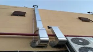 أكادير : مدخنة لمحل للأكلات الخفيفة تثير غضب و استياء قاطني مركب سكني. 4 IMG 20200905 WA0219